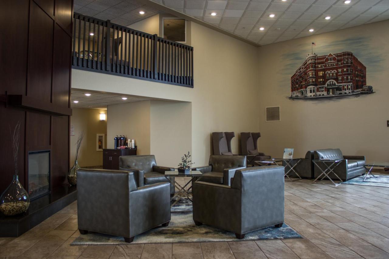 Cobblestone Suites - Oshkosh Exterior photo