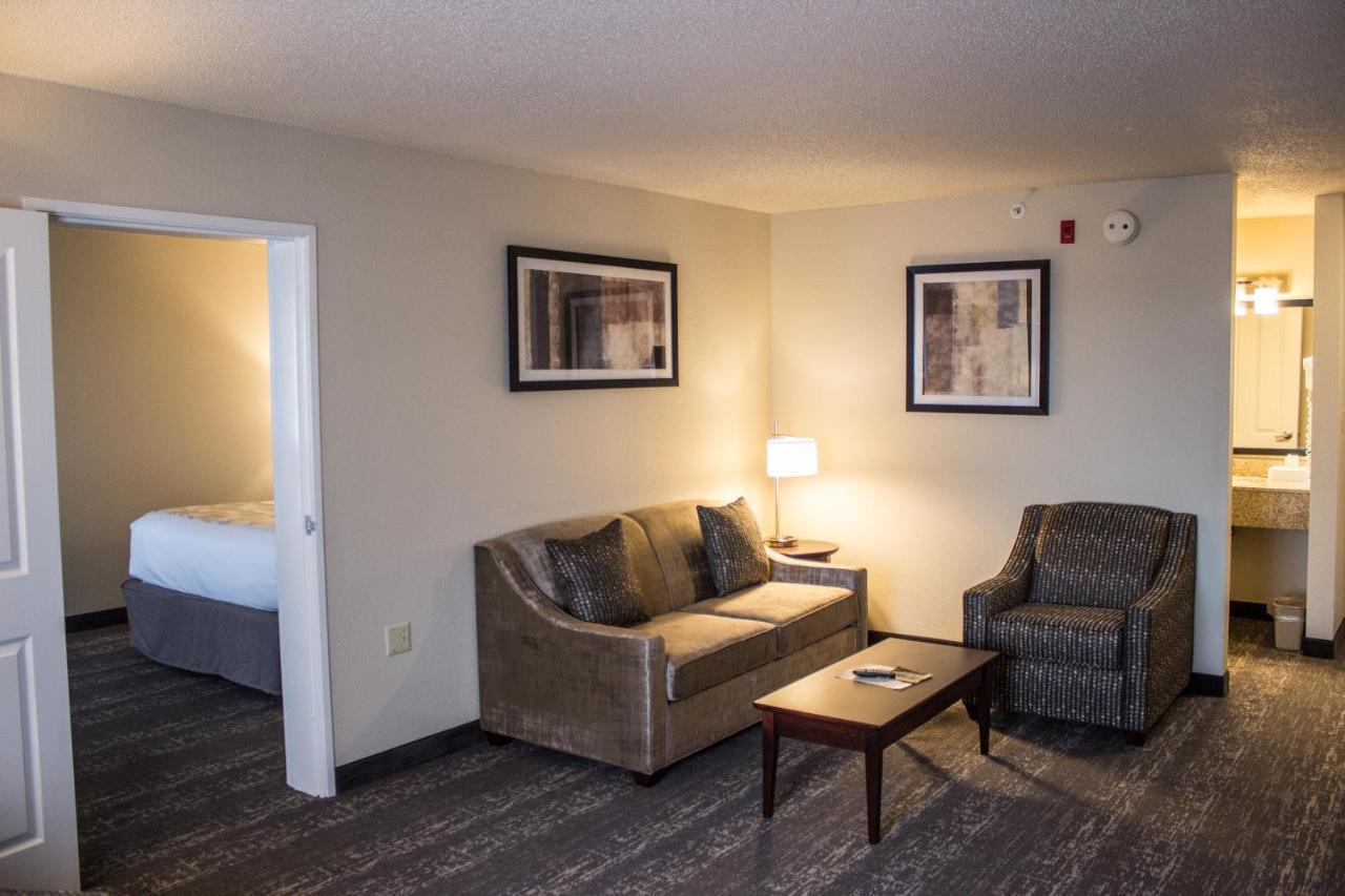 Cobblestone Suites - Oshkosh Exterior photo